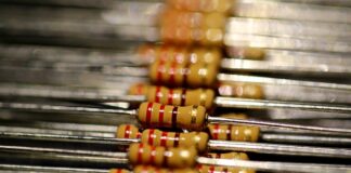 Czy warto zarejestrować się w urzędzie pracy po studiach?